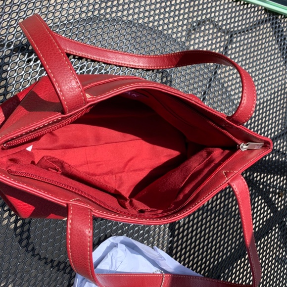 The Sak Red handbag - Picture 3 of 7